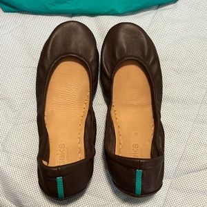 Worn one time. Like new comes with carrying bag